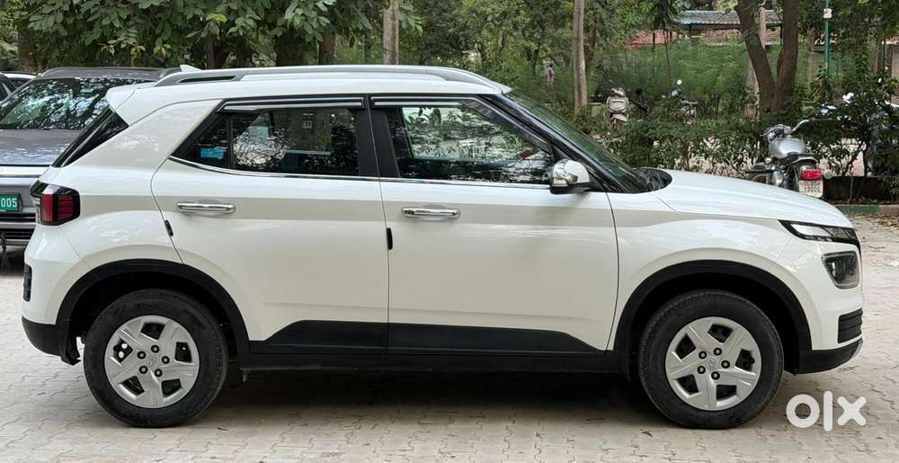 Hyundai Venue 1.2 S (o), 2022, Petrol