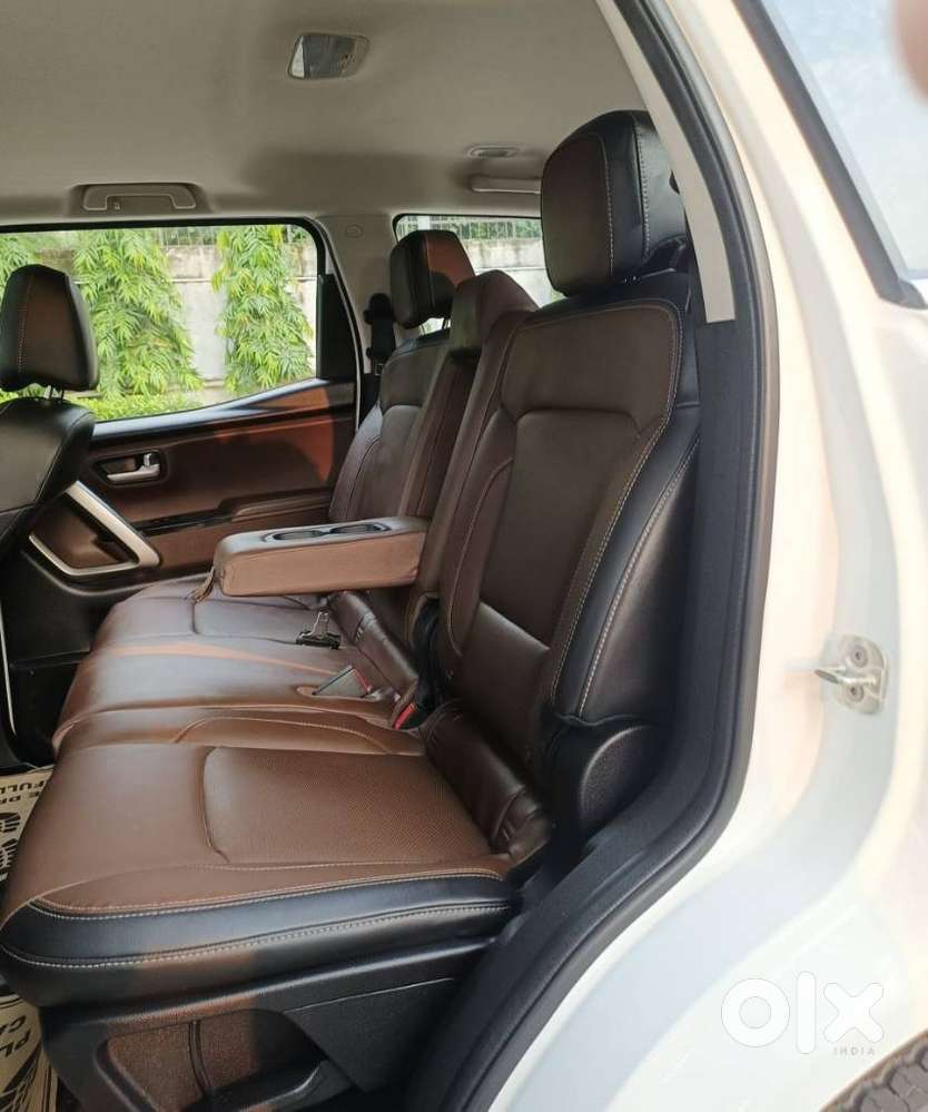 Mahindra Scorpio-n 2.0 Z8 Petrol Mt 7 Str, 2024, Petrol