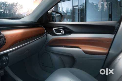 Jeep Compass Petrol 2023 Variant Limited (o)