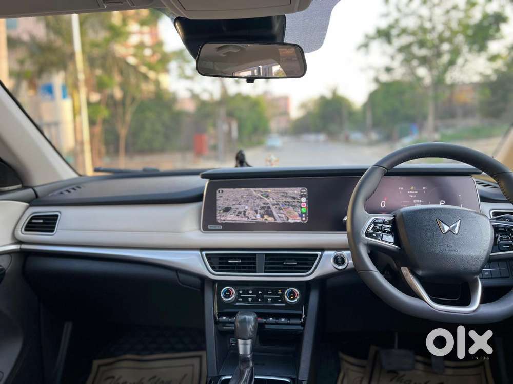 Mahindra Xuv700 2.0 Ax 7 Petrol At Luxury Pack Str, 2023, Petrol