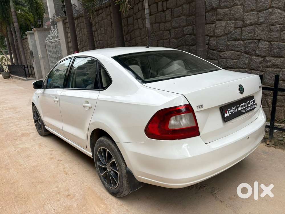 Skoda Rapid 1.5 Tdi Ambition With Alloy Wheel, 2012, Petrol