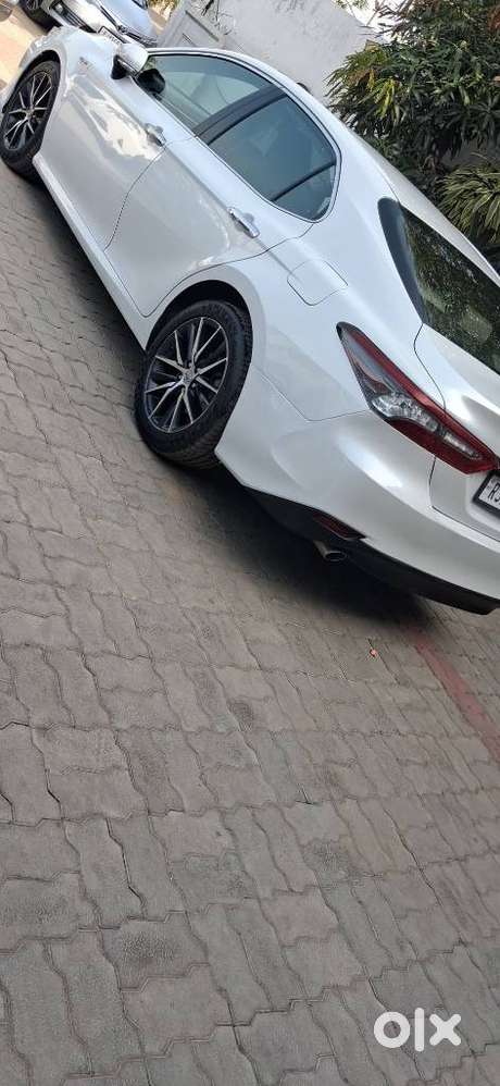 Toyota Camry, 2023, Petrol