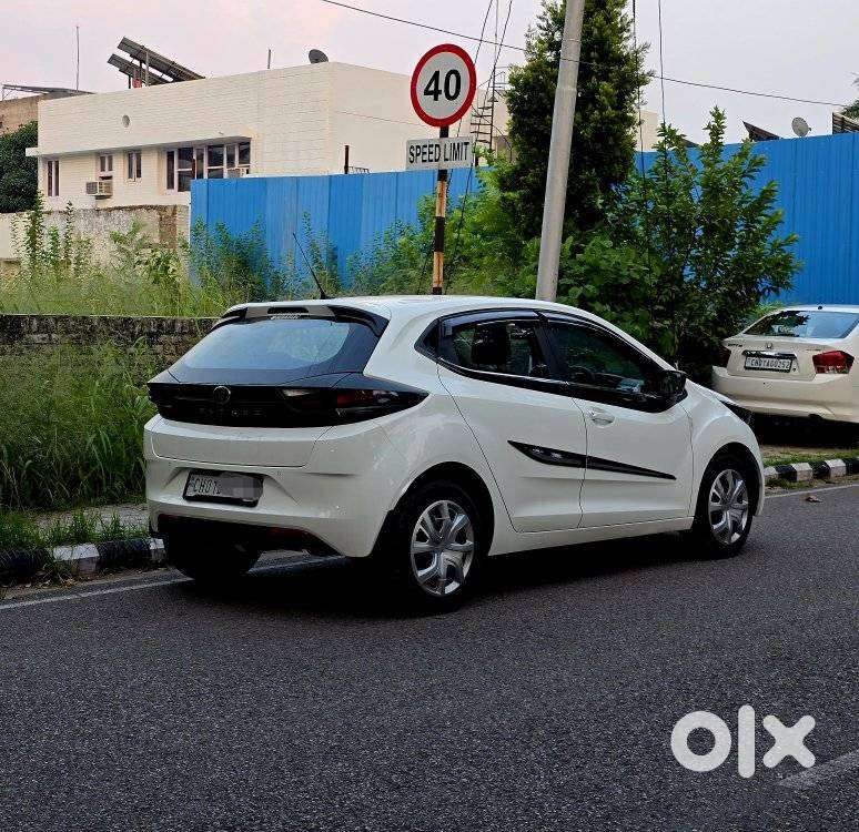 Tata Altroz 1.2 Xm Plus, 2025, Petrol