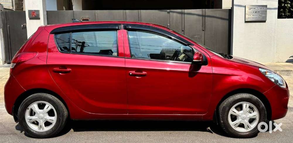 Hyundai I20 2009-2011 Asta, 2011, Petrol