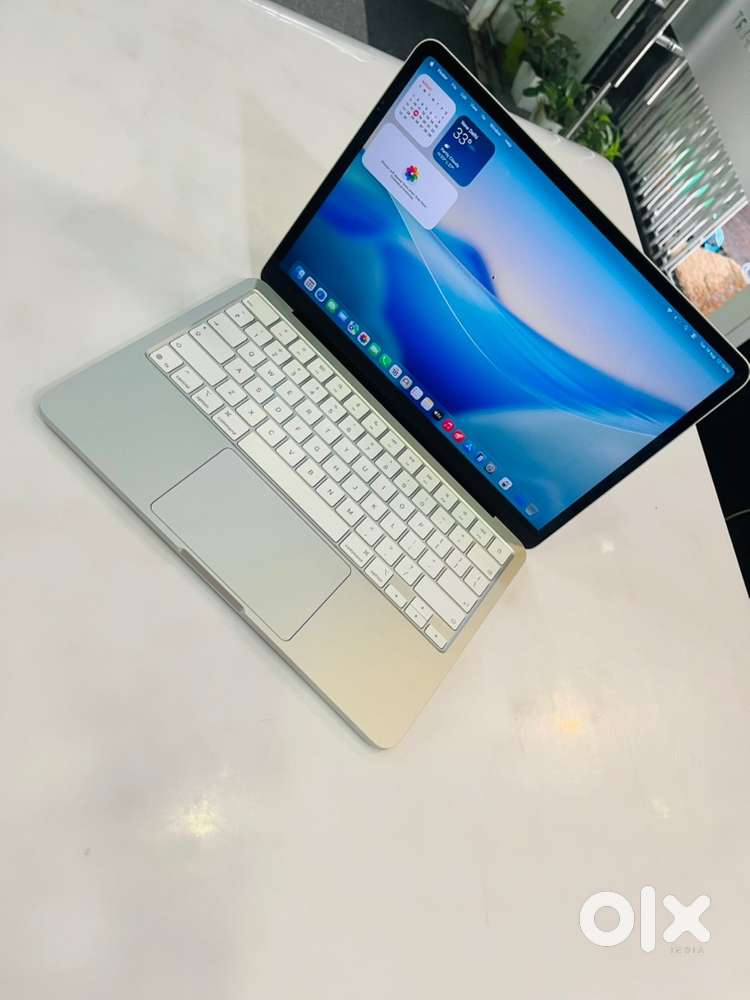 New Look MacBook A3404 A18 Pro 8GB RAM 256GB 13inch With 1 year WRNTY