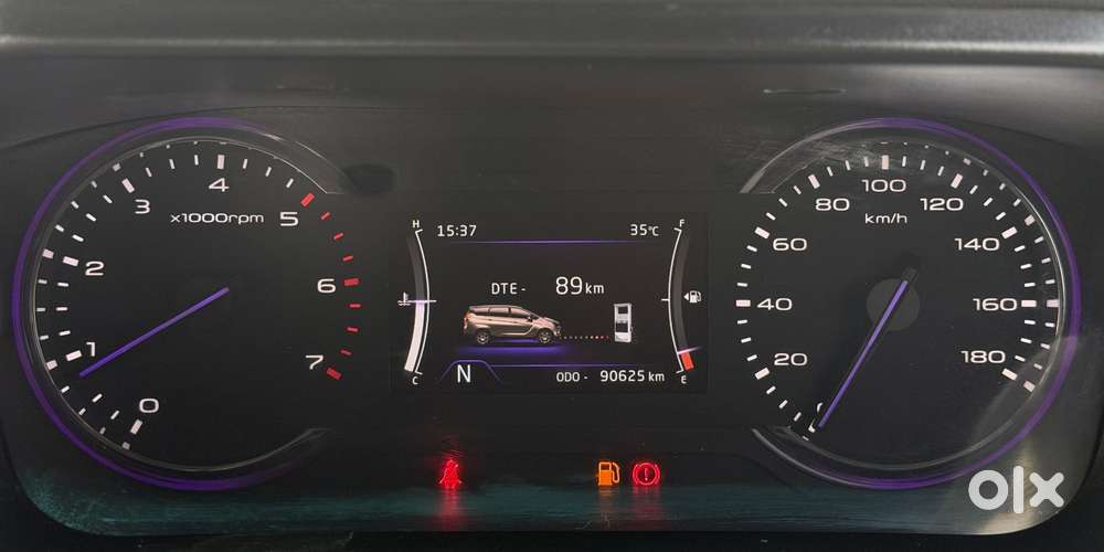 Mahindra Marazzo M8, 2018, Diesel