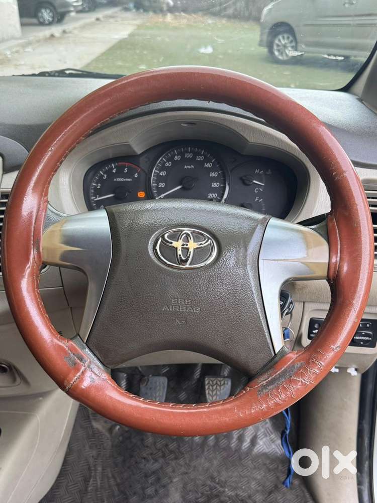 Toyota Innova 2.5 G (diesel) 8 Seater, 2014, Diesel