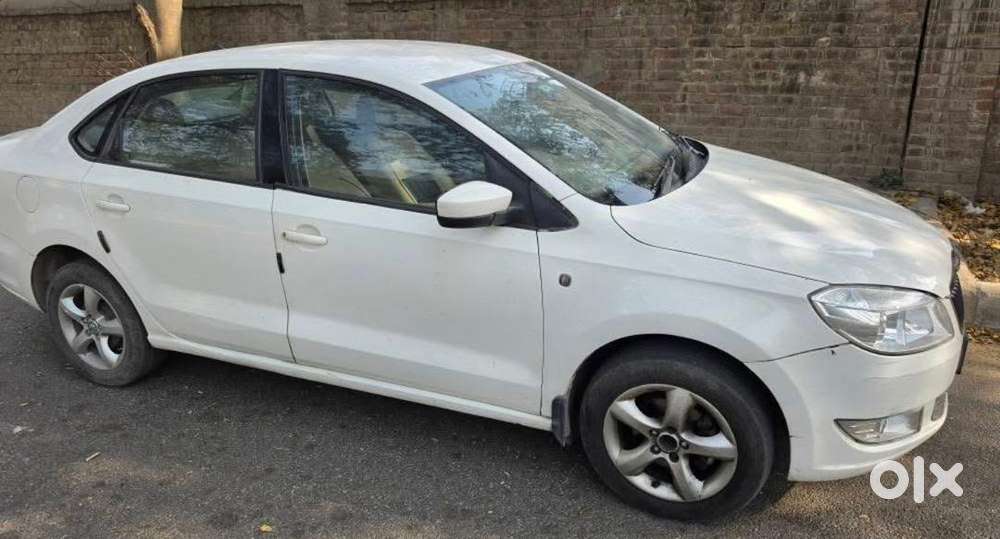 Skoda Rapid 2014 Petrol 93000 Km Driven