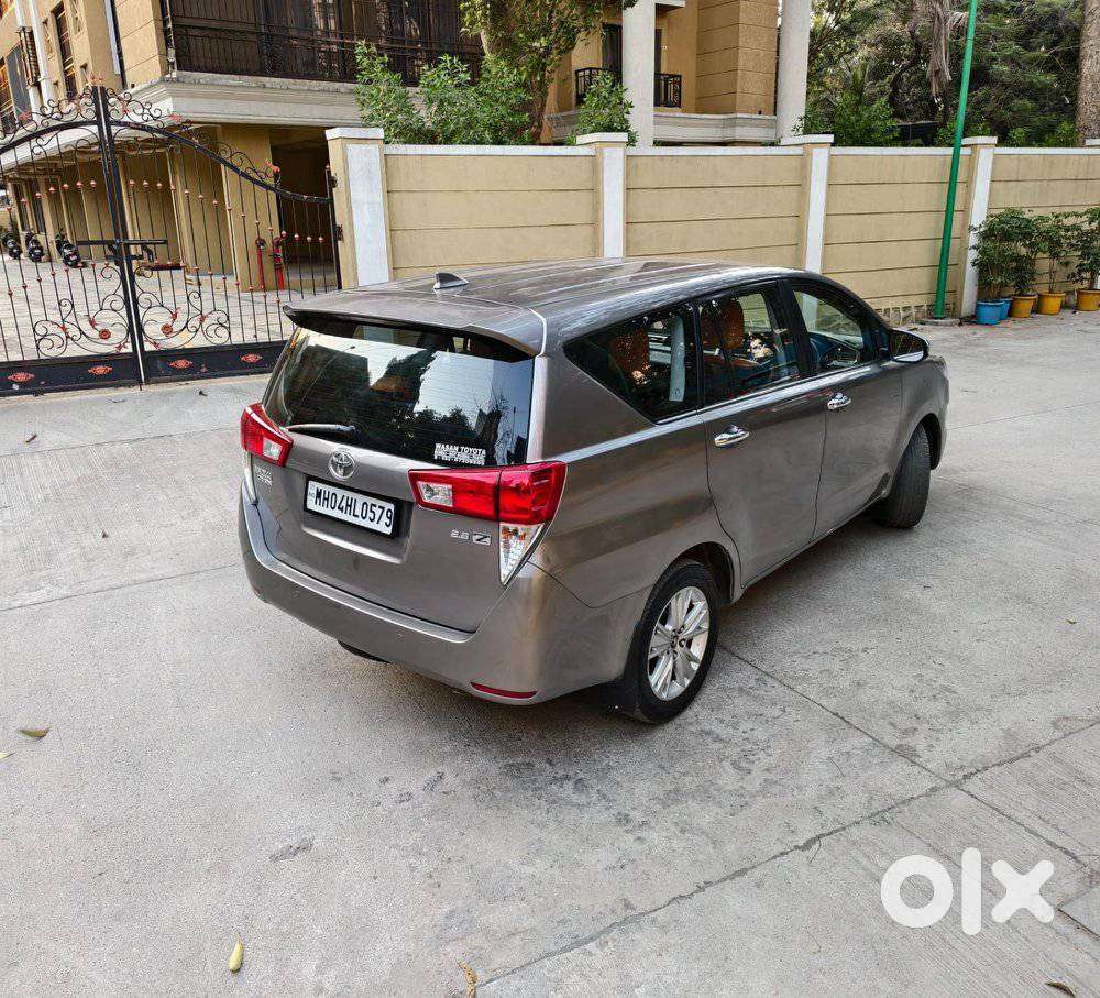 Toyota Innova Crysta