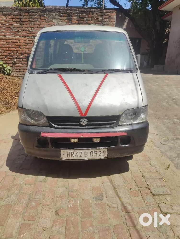 Ecco गाड़ी है 2010 मॉडल,, गाड़ी चालू कंडीशन में है,, एलपीजी चालू है,