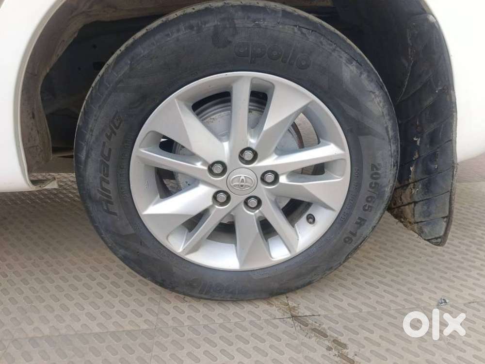 Toyota Innova Crysta 2.4 Gx Mt, 2024, Diesel