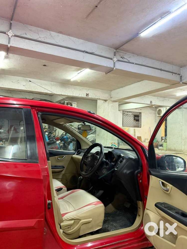 Honda Brio V Automatic, 2014, Petrol