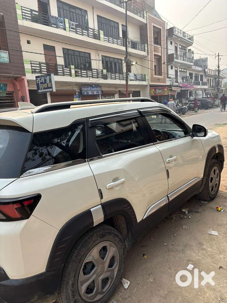 Maruti Brezza Lxi S-cng 2024