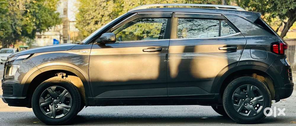 Hyundai Venue S 1.2 Petrol, 2023, Petrol