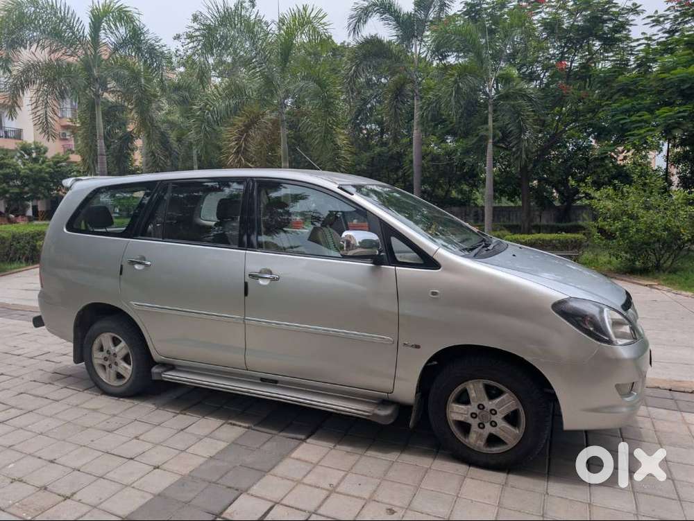 Well Maintained 7 Seater Innova (company Service), 2 Brand New Tyers
