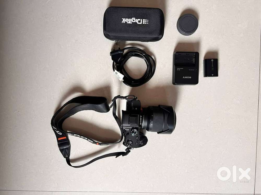 sony m3  camerawith 28-70 f3.5-5.6lens for sale (12k shuter count)