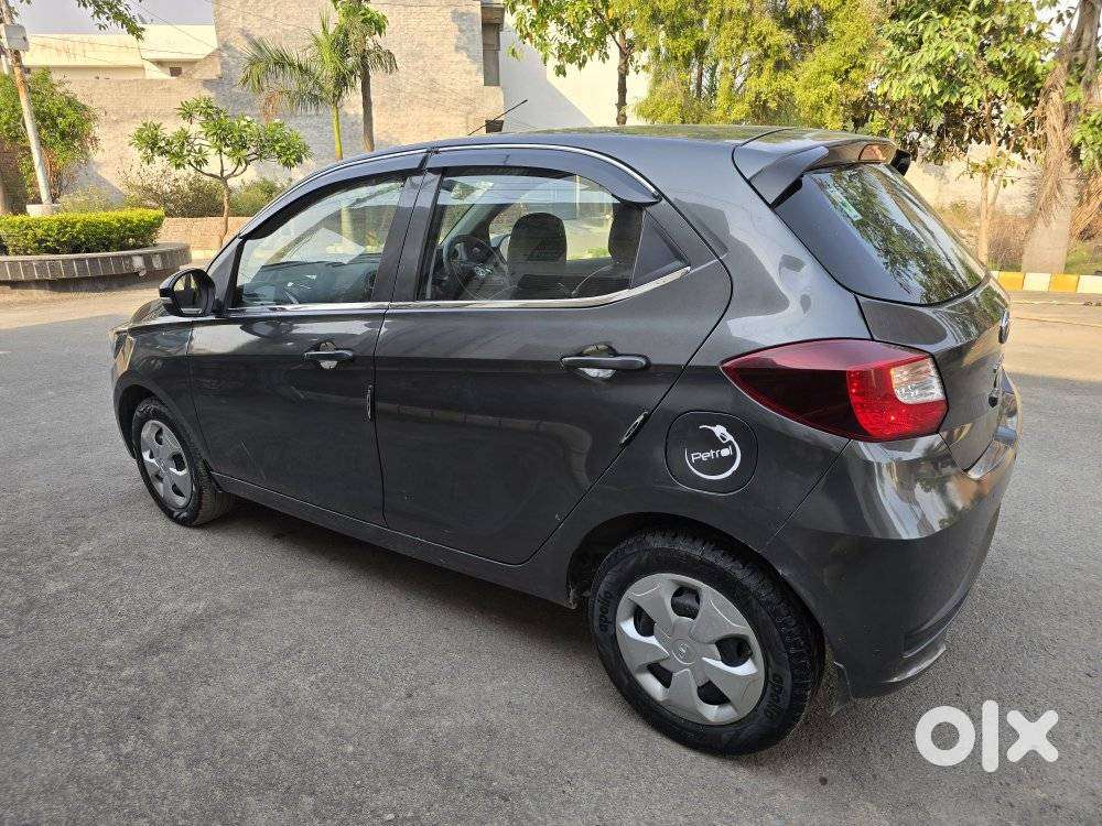 Tata Tiago 1.2 Revotron Xt (o), 2022, Petrol