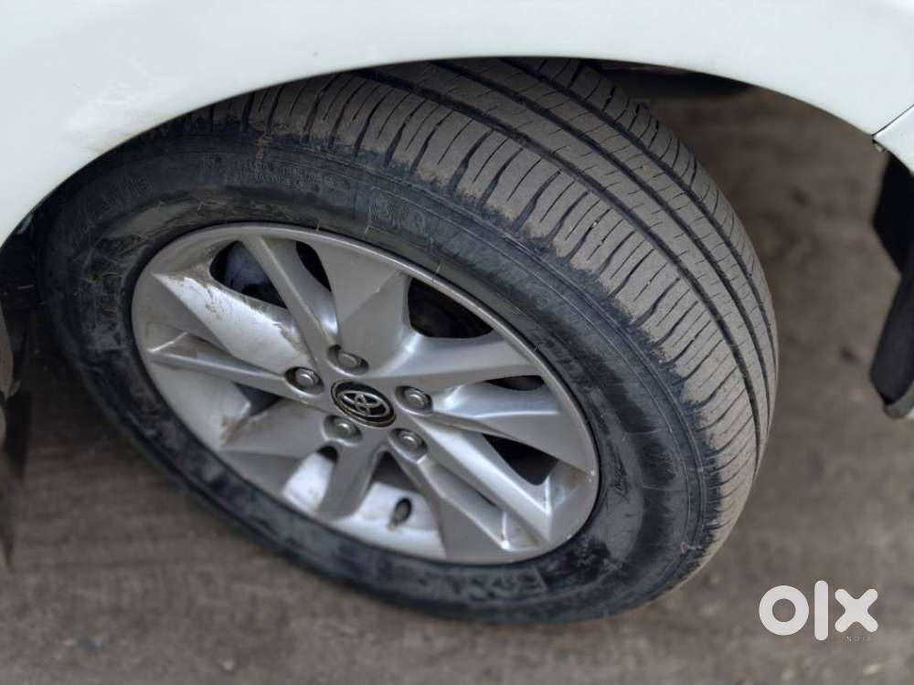 Toyota Innova Crysta 2.4 V 8 Str, 2017, Diesel