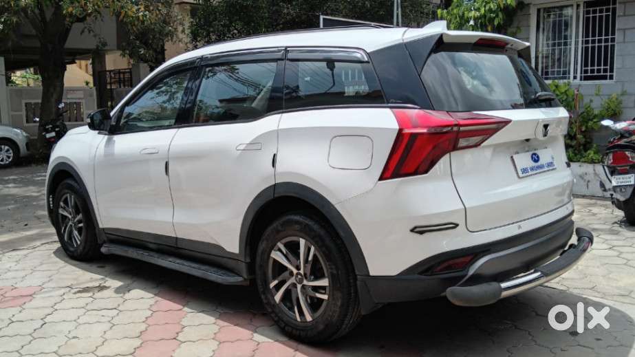 Mahindra Xuv700 2.0 Ax 5 Petrol Mt 7 Str, 2022, Petrol