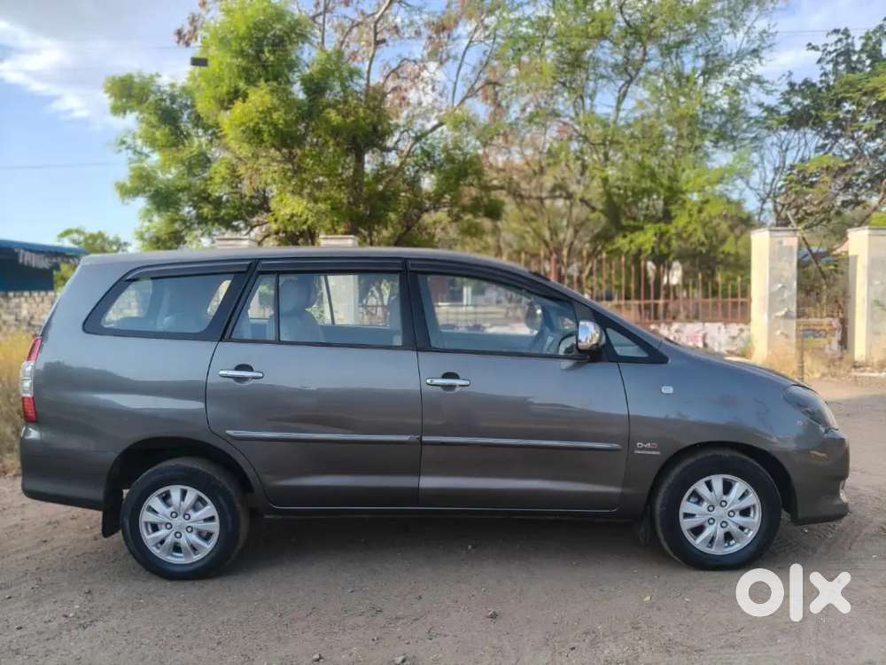 Toyota Innova 2011