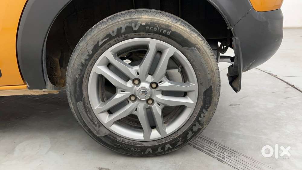 Renault Triber Rxz Easy-r Amt Dual Tone, 2022, Petrol