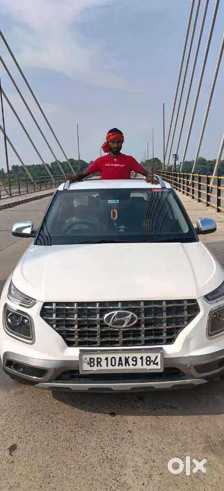 Hyundai Venue Diesel Manual 2nd Owner 2022 Mujhe 7seater Car Lena Hai