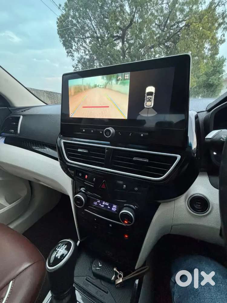 Mahindra Xuv 3xo Mx3 2024