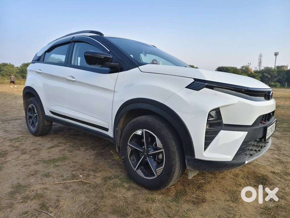 Tata Nexon Fearless Plus Purple 1.5 Revotorq Diesel 6amt Dual Tone, ..
