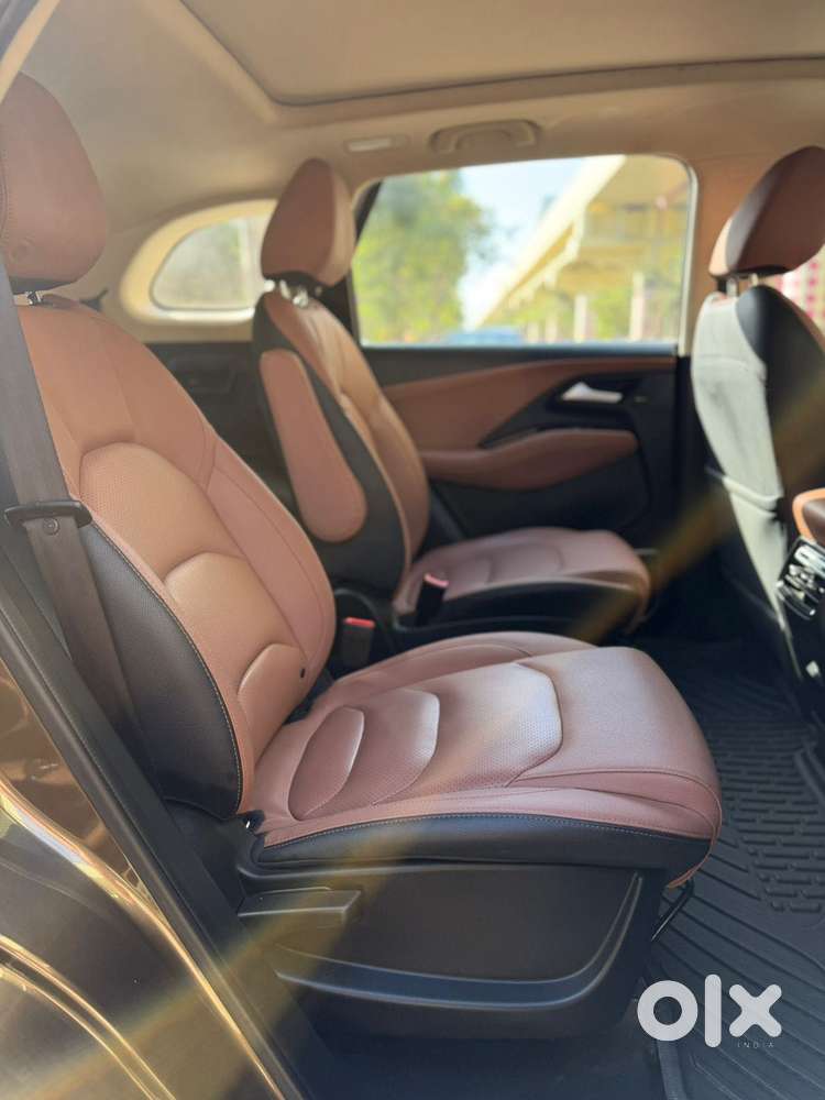 Mg Hector Plus Sharp Pro 1.5 Turbo Petrol Cvt 6 Str, 2023, Petrol