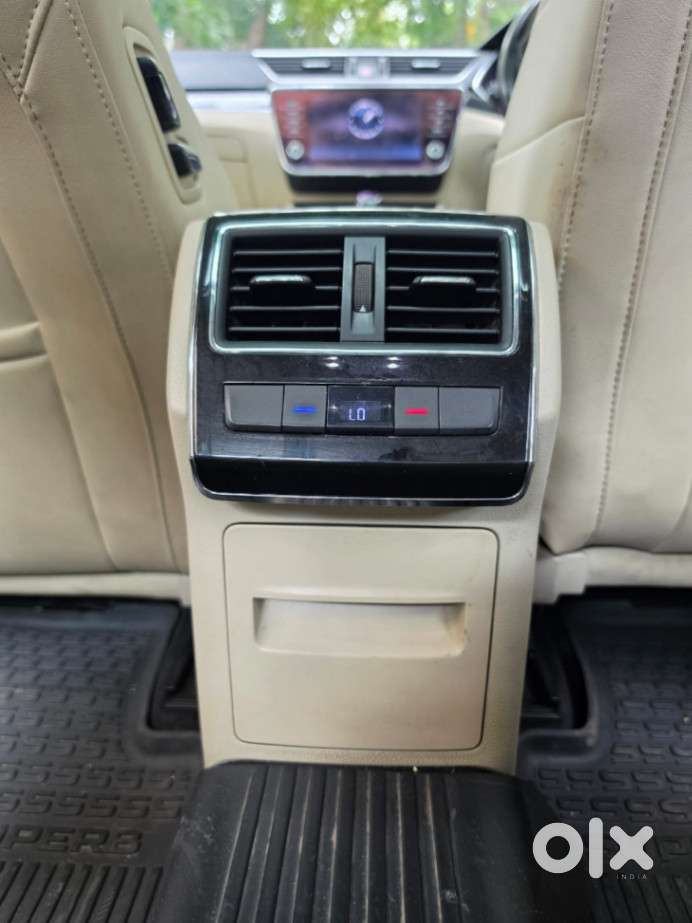 Skoda Superb 2.0 Tsi At L&k, 2022, Petrol