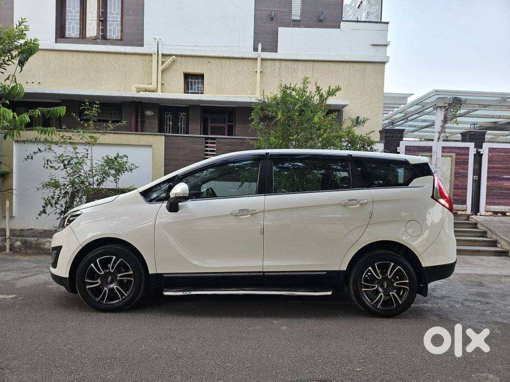 Mahindra Marazzo M8, 2018, Diesel