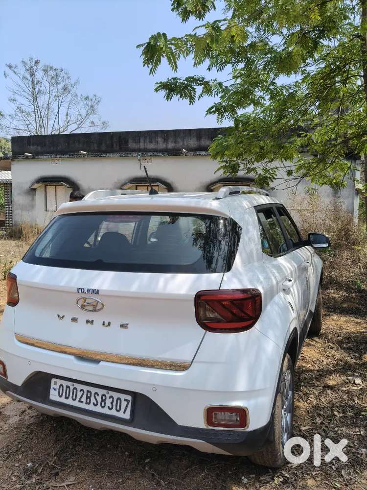 Mint Condition Manual Car Venue, Very Low Km Running In 4yr