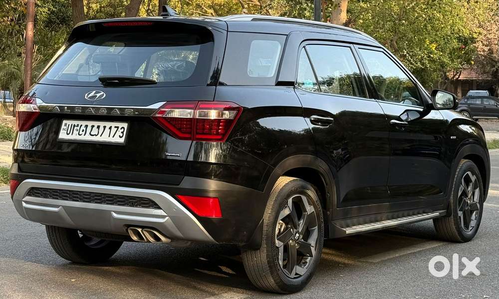 Hyundai Alcazar Signature Dual Tone, 2022, Petrol