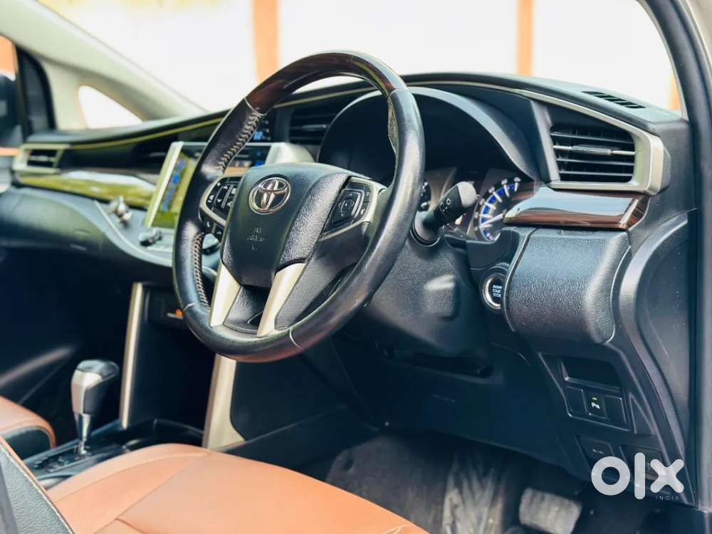 Toyota Innova Crysta 2.8 Zx At 7 Seater, 2017, Diesel