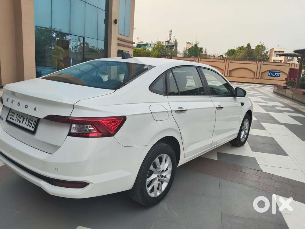 Skoda Slavia 1.0 Ambition Tsi At, 2023, Petrol