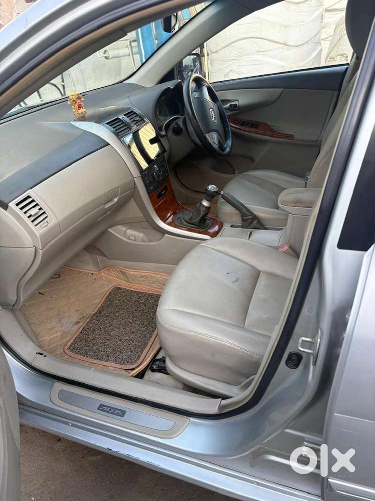 Toyota Corolla Altis 2010 Petrol Well Maintained