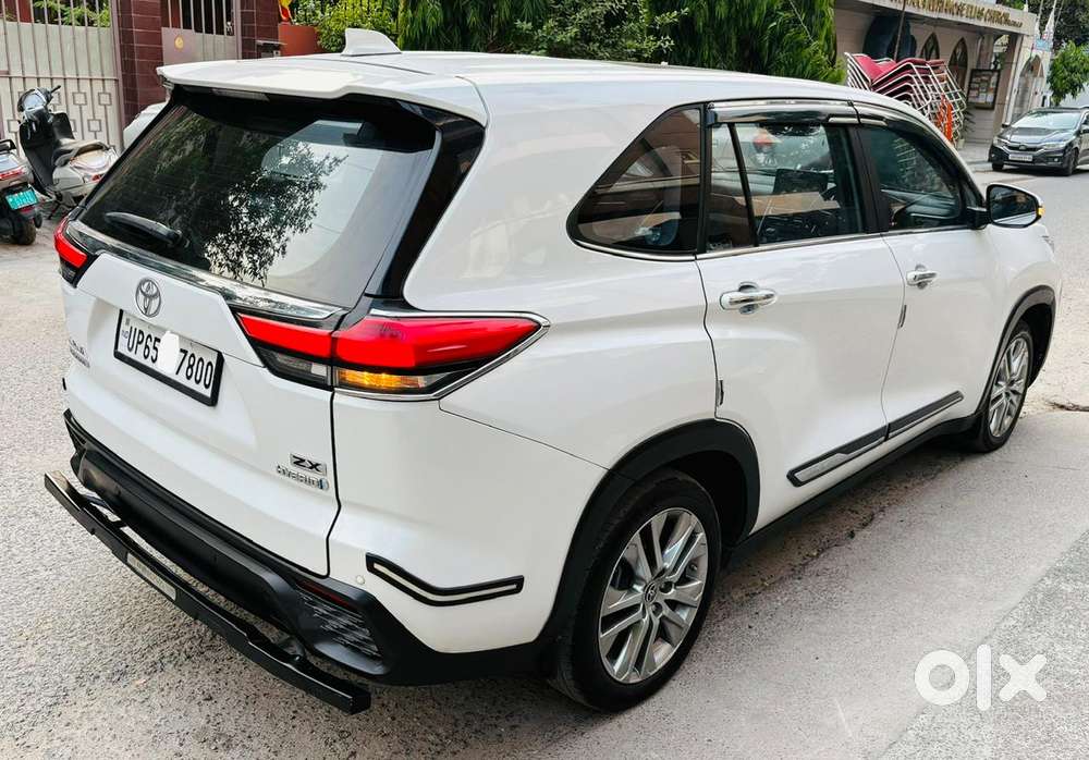 Toyota Innova Hycross 2.0 Zx Hybrid 7 Str, 2023, Petrol