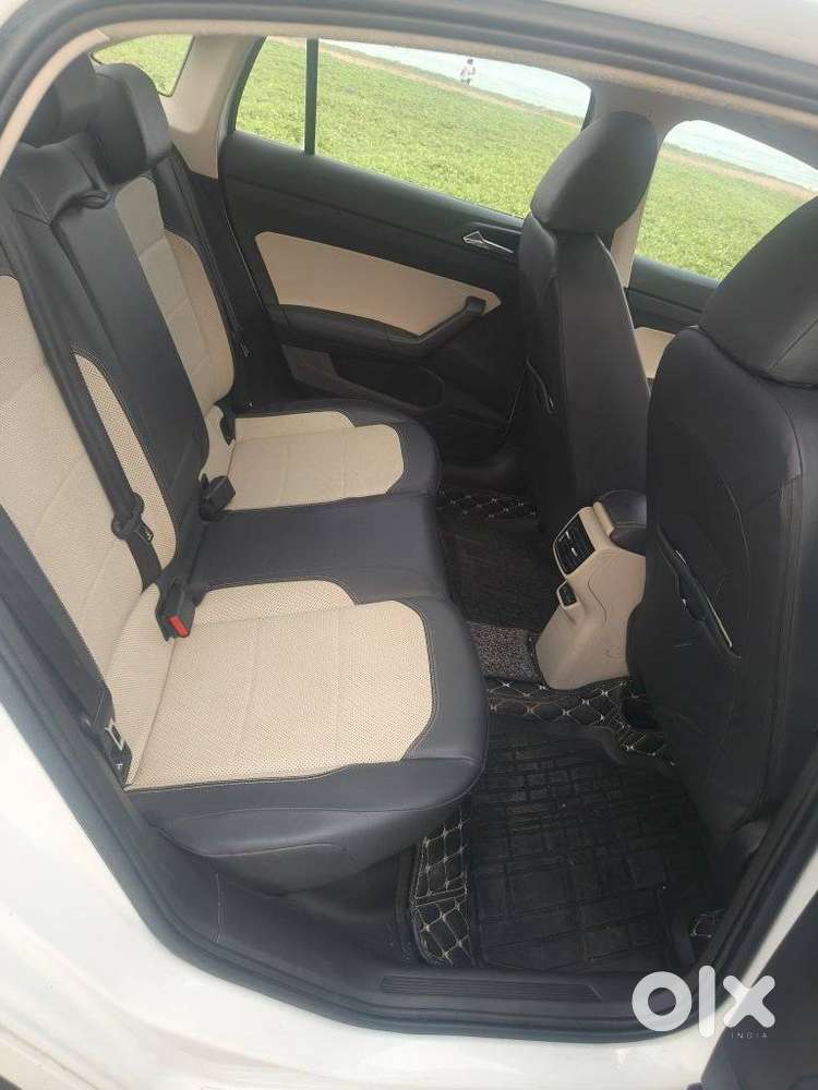 Skoda Slavia Style 1.0l Tsi Mt, 2022, Petrol