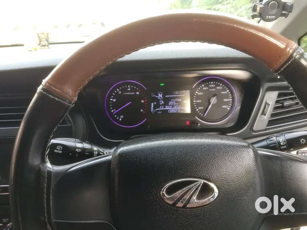 Mahindra Marazzo Diesel 2018 షోరూం Track
