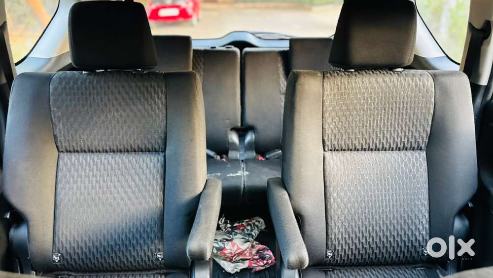Toyota Innova Crysta 2.4 Gx Limited Edition At 7 Str, 2022, Diesel