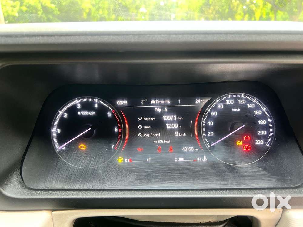 Mahindra Xuv700 Mx Diesel Mt 5 Str (e), 2022, Diesel