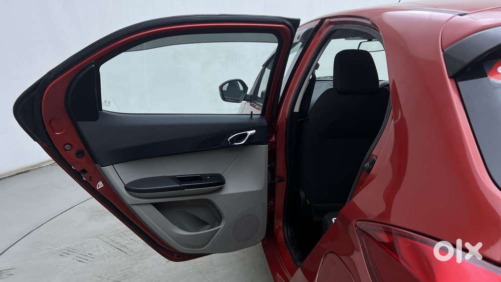 Tata Tiago Xza, 2017, Petrol