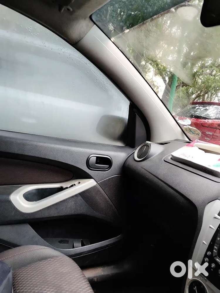 Ford Figo 1.4 Titanium 2011