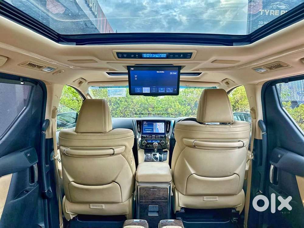 Toyota Vellfire Vip – Executive Lounge, 2023, Petrol