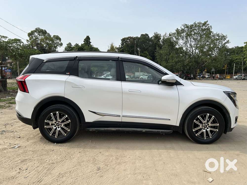 Mahindra Xuv700 2.0 Ax 7 Petrol At Luxury Pack Str, 2023, Petrol