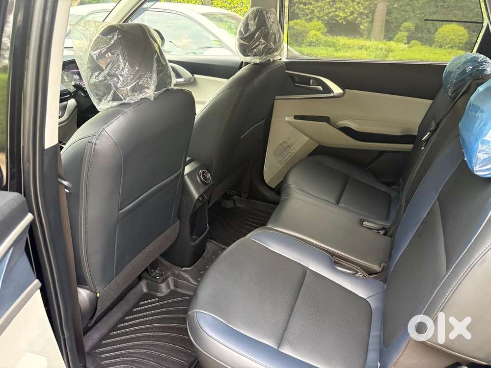 Kia Carens D1.5 6mt Premium 07, 2024, Petrol