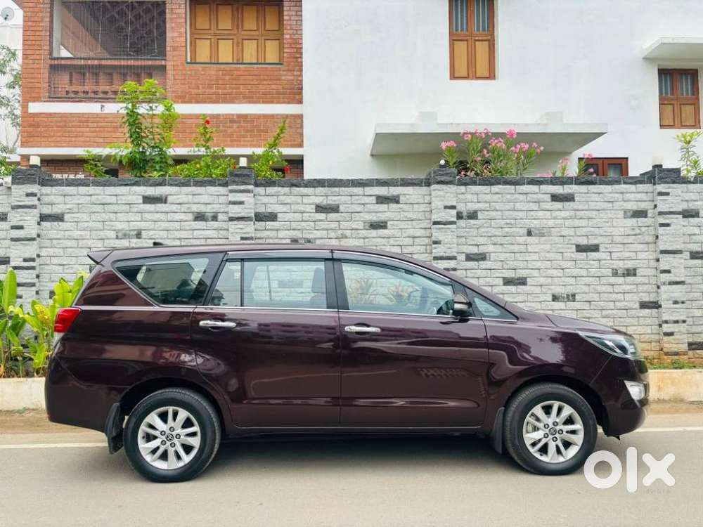 Toyota Innova Crysta 2.4 V 8 Str, 2016, Diesel
