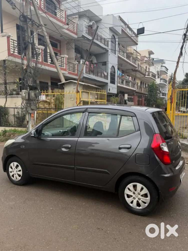 80000km Done Good Tyers Well Maintained Car Sell On Urgent Basis