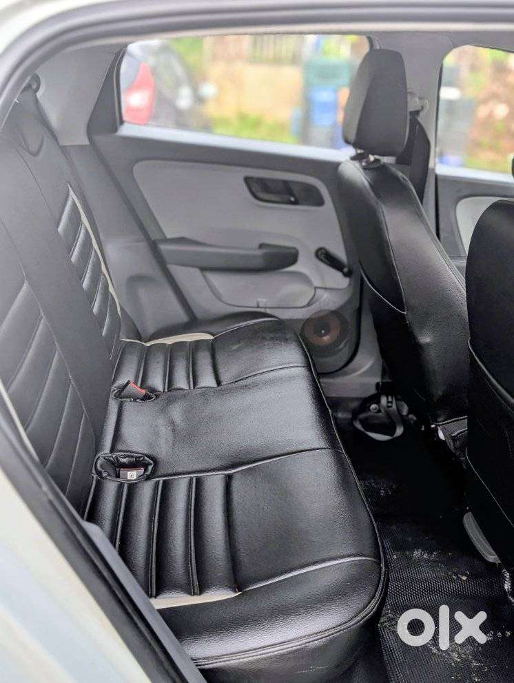 Tata Altroz 1.2 Xe, 2020, Petrol