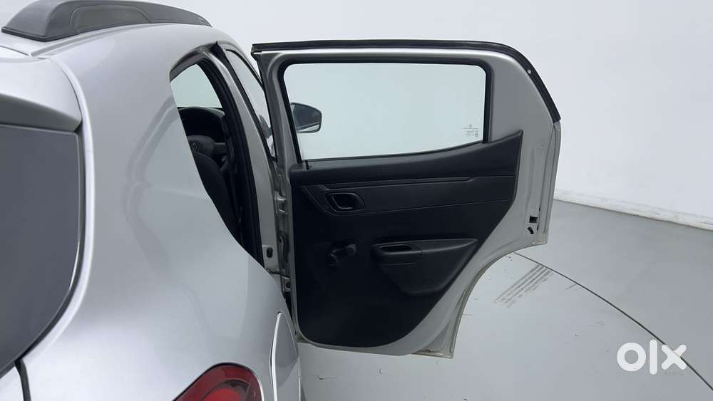 Renault Kwid 2019-ongoing 1.0 Rxt (o), 2018, Petrol